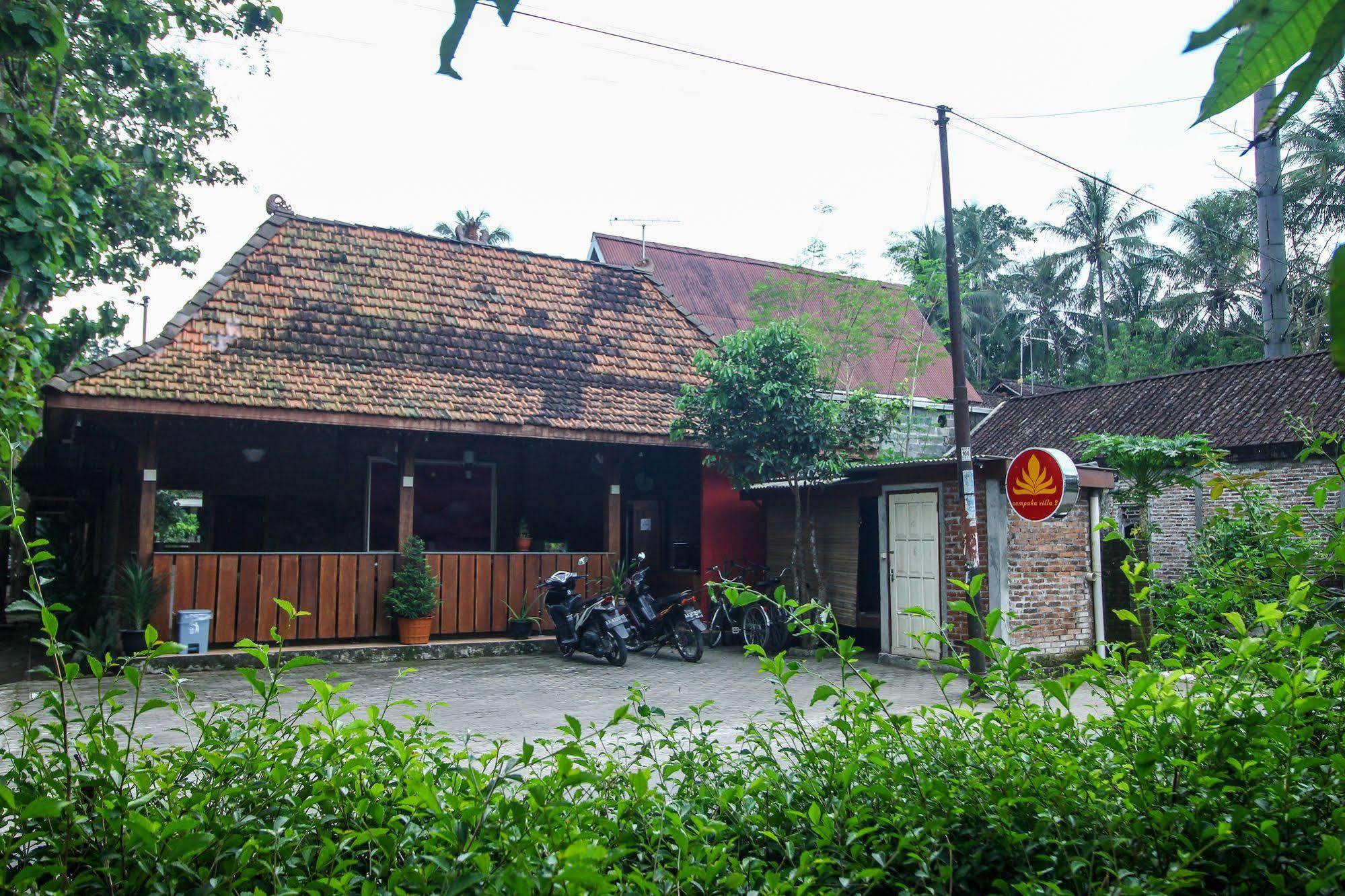Cempaka Villa Magelang Kültér fotó
